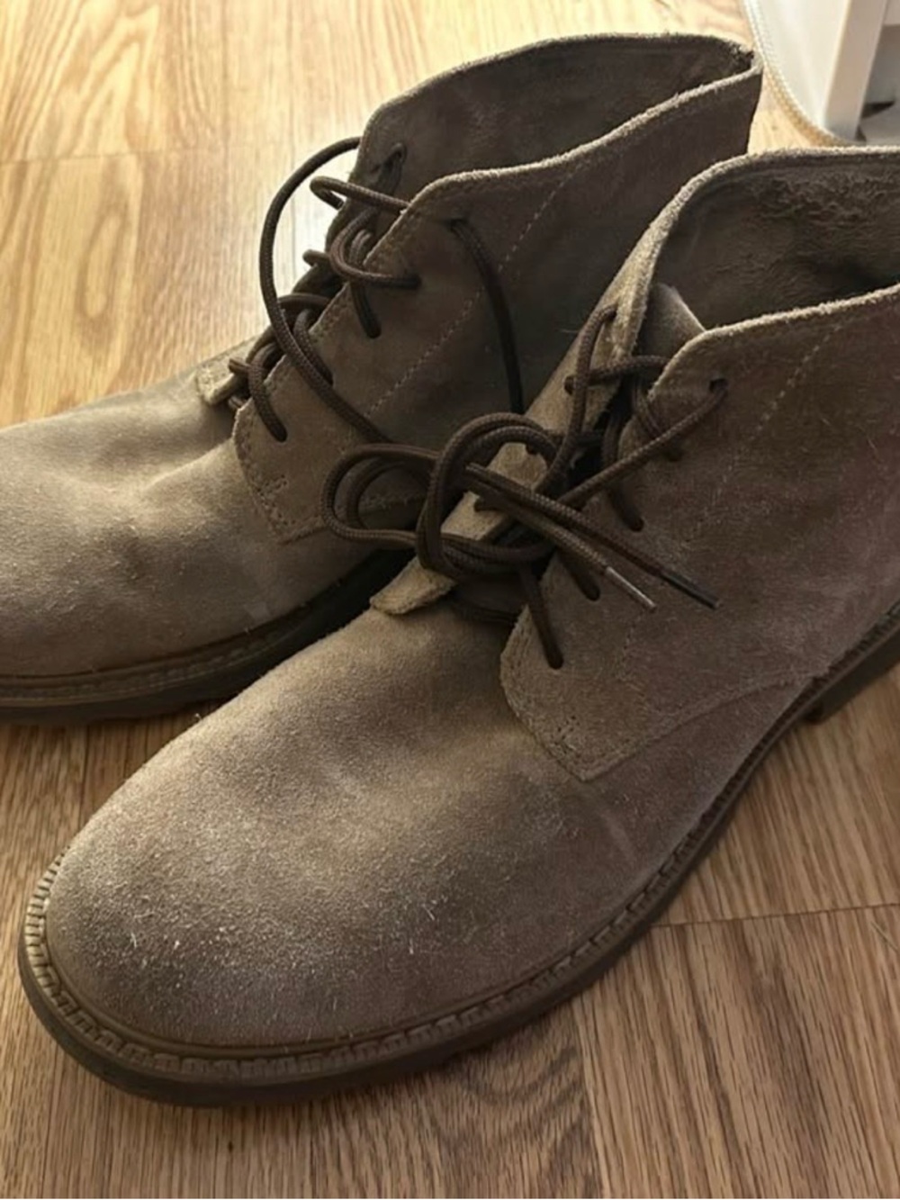 Sorel Men's size 9.5 Taupe Suede Chukka Boots